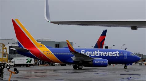 srq flights today.